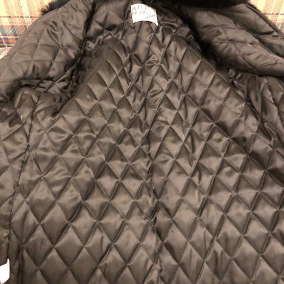 Black sport length Fur Coat. Nice medium weight! - Picture 4 of 5